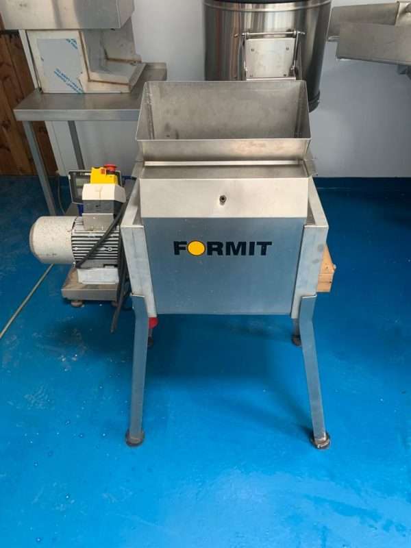 For peeled potatoes only Capacity of approx 150kg per hour.
