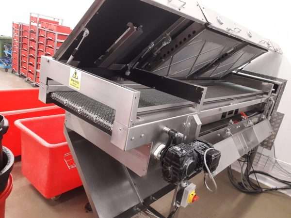 UV-C light tunnel conveyor