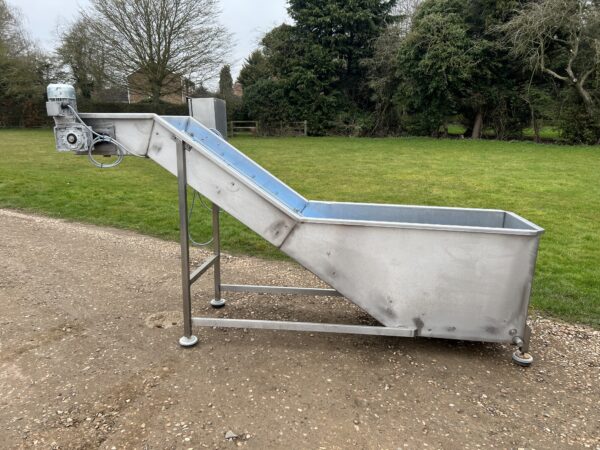 Stainless steel surge tank