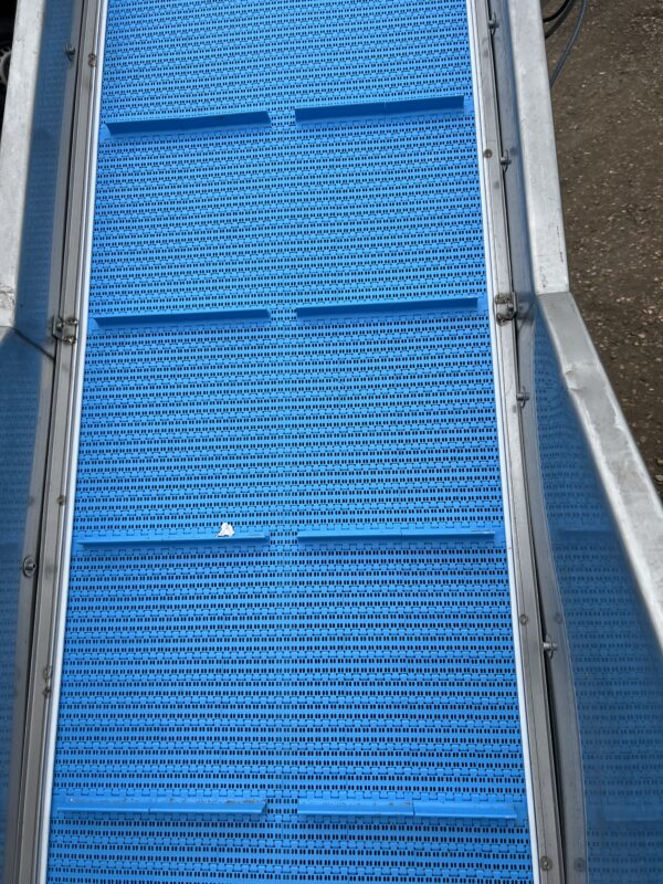 Stainless steel surge tank