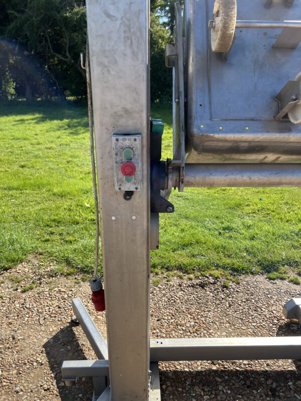 Used Tote Bin Tipper