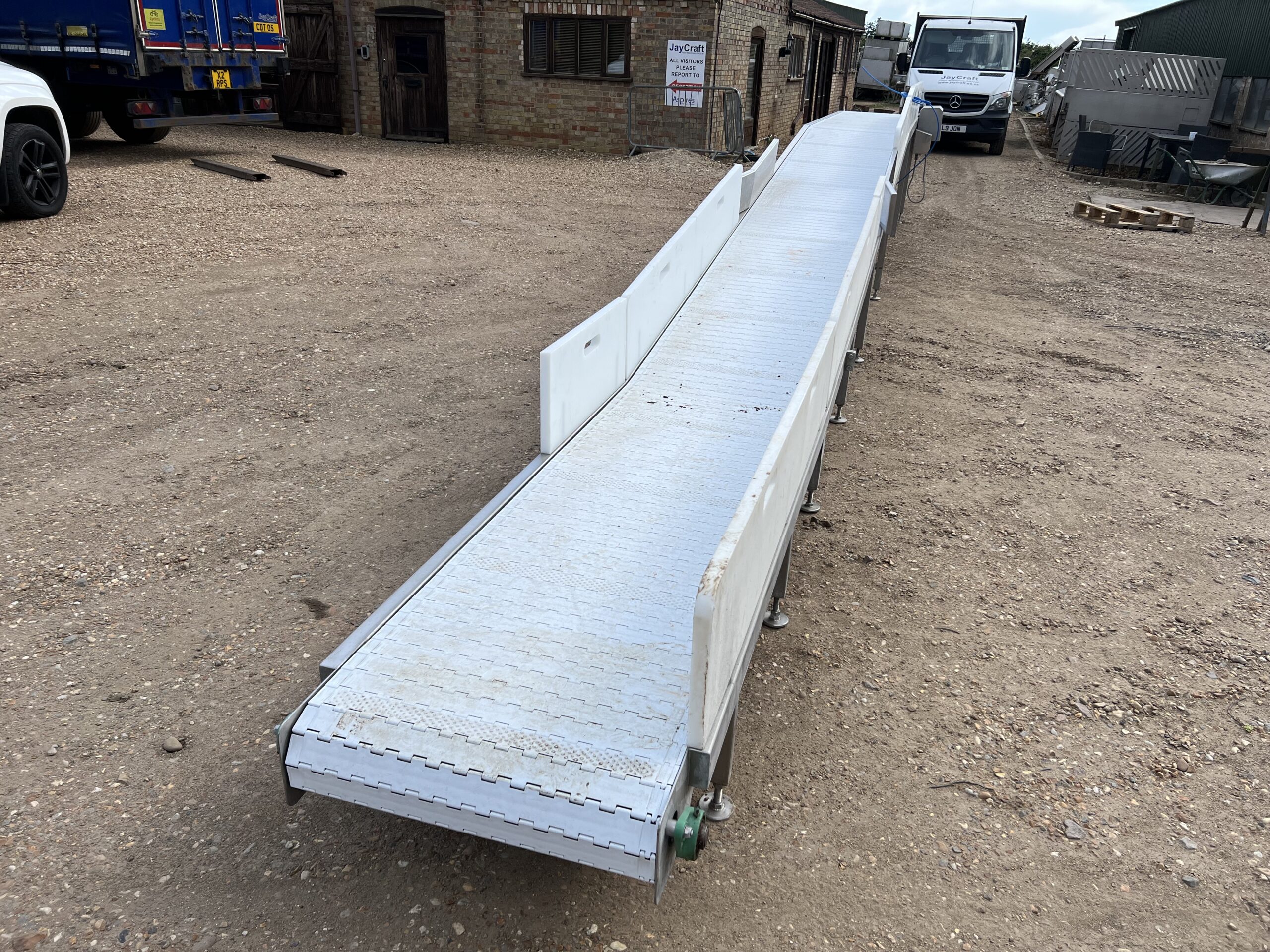 Large used lift conveyor