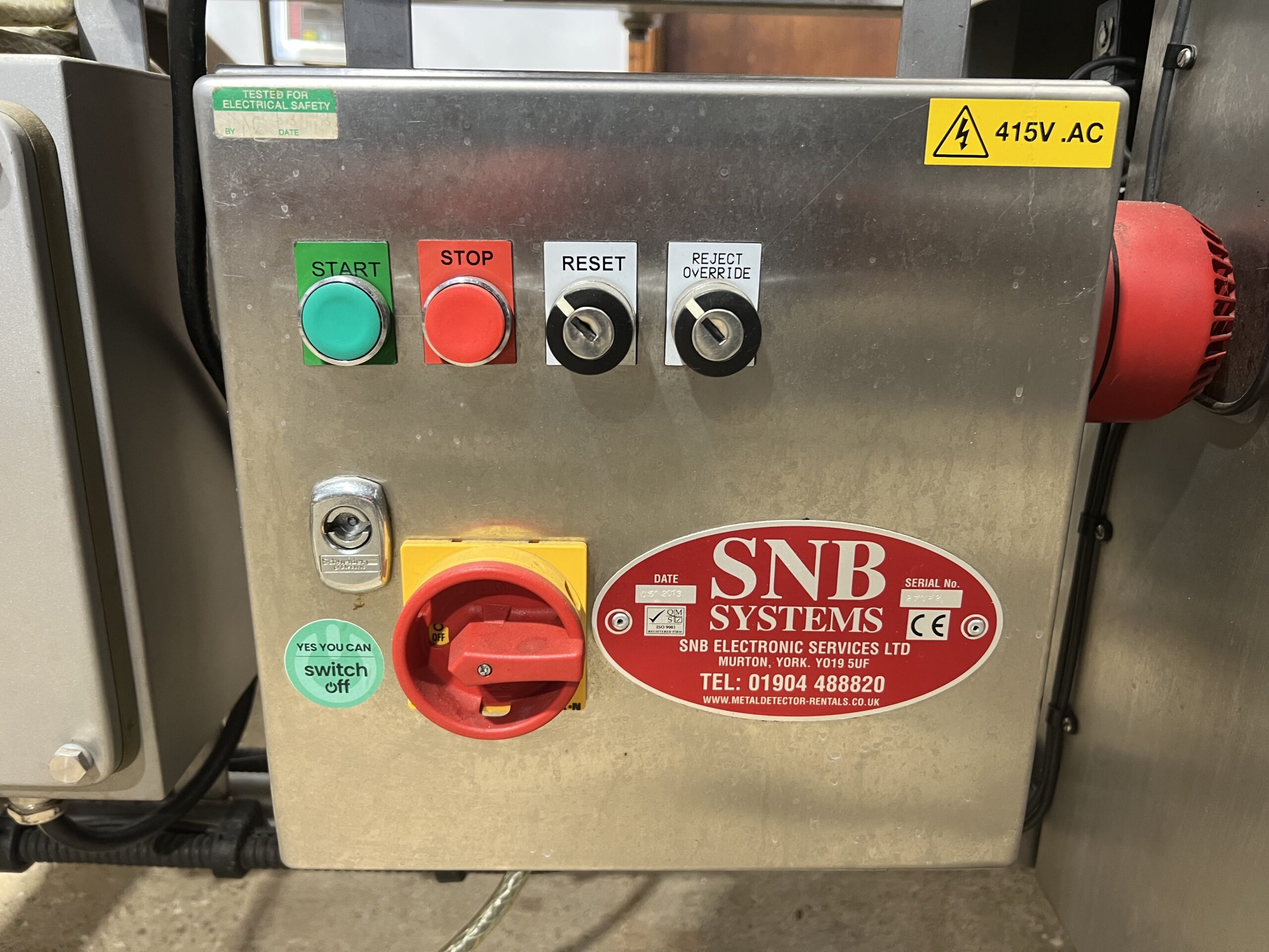Used Safeline Metal Detector